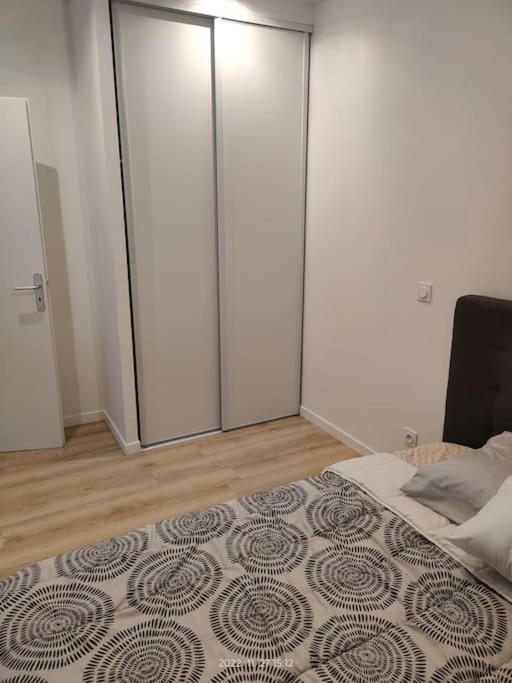 Logement Complet A Villeurbanne Buitenkant foto